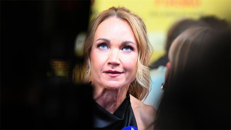 „Steckerlfischfiasko“ – Königsmord zum „Eberhofer“-Jubiläum Lisa Maria Potthoff ist wieder als Eberhofer-Lebensgefährtin Susi zu sehen, die dieses Mal in den Wahlkampf zieht. (Archivbild)
