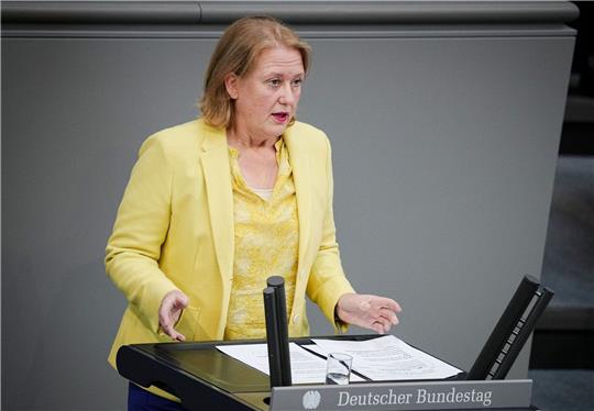 Lisa Paus, Bundesministerin für Familie, Senioren, Frauen und Jugend, wünscht sich eine höhere Erwerbstätigkeit von Frauen.