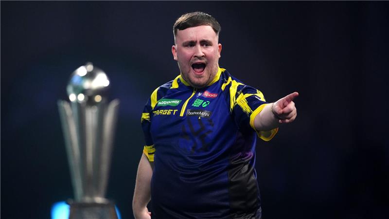 Littler bejubelt einen Satzgewinn im Endspiel.