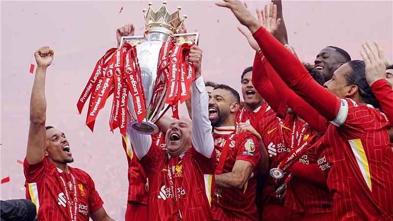 Ex-Coach Klopp mittendrin bei Liverpools Meister-Sause Liverpool feiert den Titel.