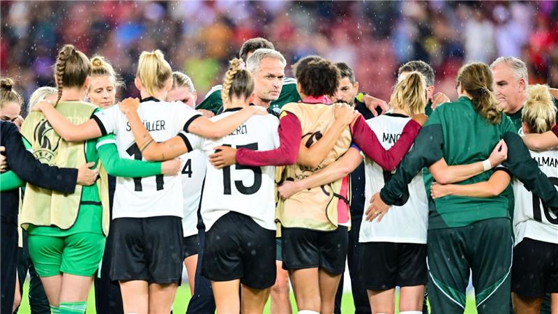 DFB-Team schwankt zwischen „viel Frust“ und „Lust auf mehr“ Lob für eine starke Einheit: Deutschlands Fußballerinnen traten bei der EM geschlossen auf.
