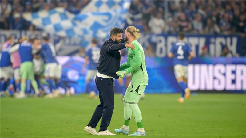 Lob von Trainer Miron Muslic für Torhüter Loris Karius.