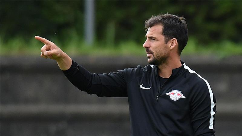 Löw folgt auf Rose: RB Leipzig drückt den Panikknopf Lösung bis Saisonende: Zsolt Löw ist neuer Trainer von RB Leipzig.