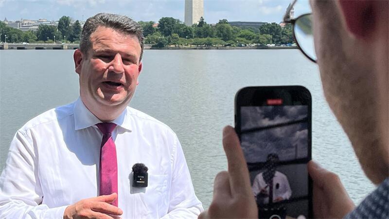 Deutsches Aufatmen nach Bidens Paukenschlag Lotet in Washington die US-Lage aus: Hubertus Heil.