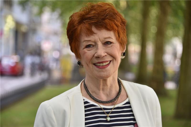 Schauspielerin, Sängerin, Urkölnerin - Lotti Krekel ist tot Lotti Krekel ist im Alter von 81 Jahren gestorben.