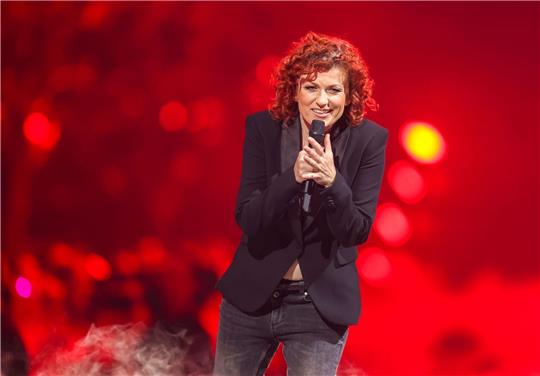 Lucy Diakovska kümmert sich gerne um ältere Hunde.