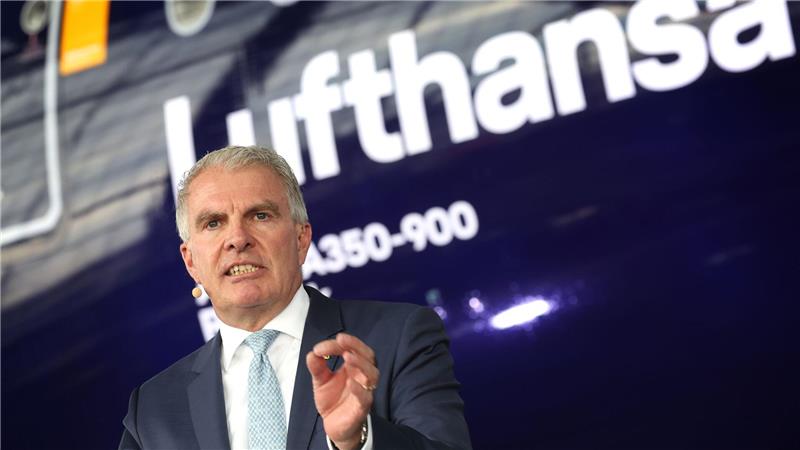 Vor 100 Jahren hob Lufthansa erstmals ab Lufthansa-Chef Carsten Spohr hat in München schon einmal vorgefeiert.