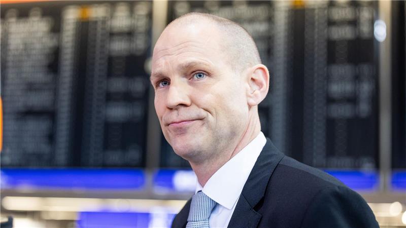 Lufthansa-Personalchef Niggemann zeigt harte Kante.  