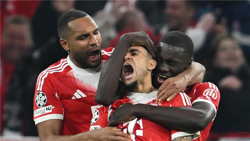 Luis Diaz (M) erlöst die Bayern gegen Real.