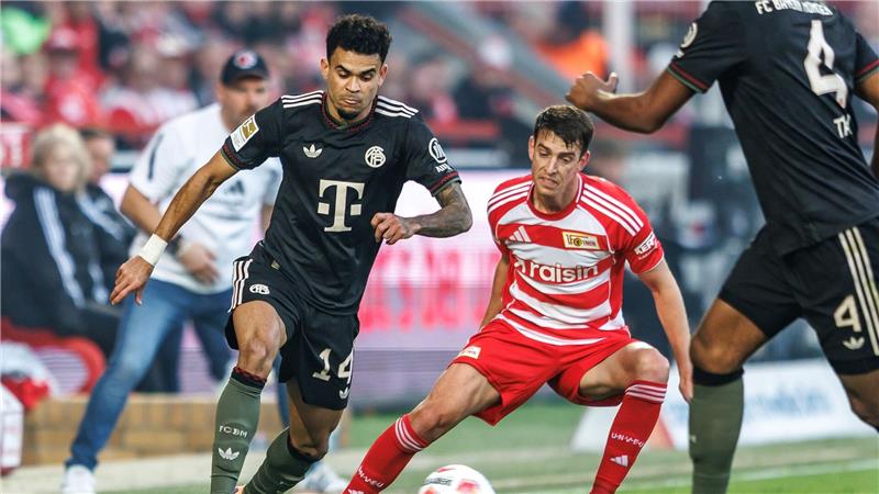 Luis Díaz (l.) zeigte beim Ausgleich zum 1:1 seine ganze Klasse.