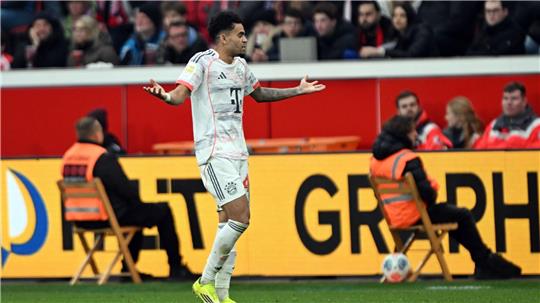 Luis Diaz sah die Gelb-Rote Karte.