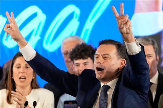 Luís Montenegro, Vorsitzender der Mitte-Rechts-Partei Demokratische Allianz, wurde zum neuen Regierungschef von Portugal ernannt.