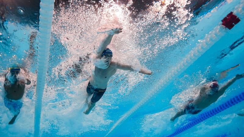 Tränen, Jubel, keine Party: Märtens und der Gold-Triumph Lukas Märtens war schon am Tag nach seinem Olympiasieg wieder gefordert.