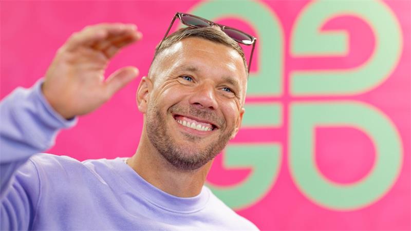 Politik auf der Bühne? Künstler setzen Zeichen beim Festival Lukas Podolski ist Mitorganisator des Glücksgefühle-Festivals. (Archivbild)