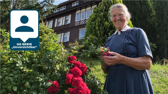 Lydia Latzke mit 91 Jahren vor dem Haus, das ihr schon in den 1950er Jahren Zuflucht war. Fotos: Potthast/Privat (3)