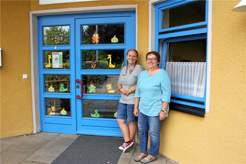 Lydia Ursel (li.) leitet den Kindergarten, Dagmar Altmann ist seit 25 Jahren dabei.