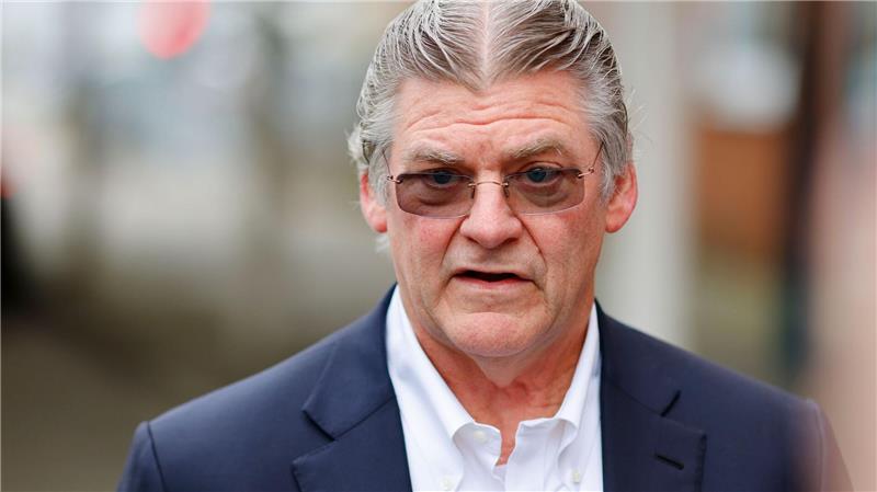 Bund sichert 153 Millionen Euro aus Northvolt-Insolvenz Lyten-Chef Dan Cook hatte im März in Kiel seine Pläne für den Northvolt-Standort Heide vorgestellt. (Archivbild)