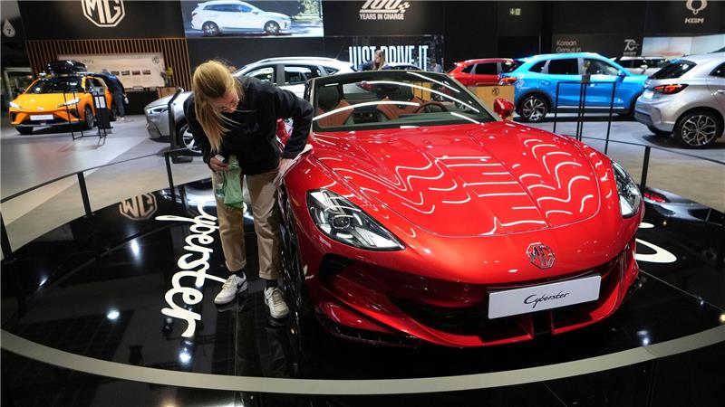 In Deutschland fahren kaum chinesische Automarken MG Roewe tritt teils nur unter MG auf und hat auch günstigere Autos als diesen Roadster im Programm. (Archivbild)