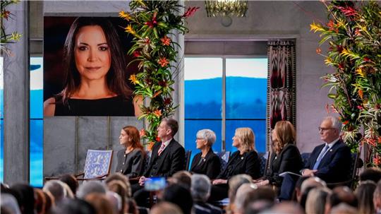 Machado selbst fehlte bei der Zeremonie, wurde jedoch zu einem späteren Zeitpunkt in Oslo erwartet.