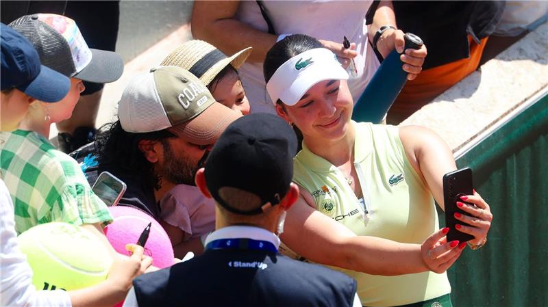 Machte nach ihrem Sieg ein Selfie mit den Fans: Eva Lys.
