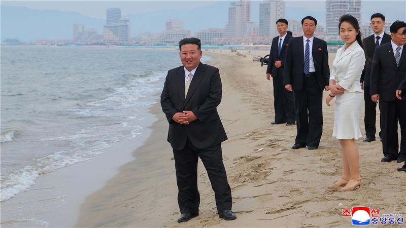 Machthaber Kim Jong Un weiht eine neue Touristenanlage an der nordkoreanischen Ostküste ein.