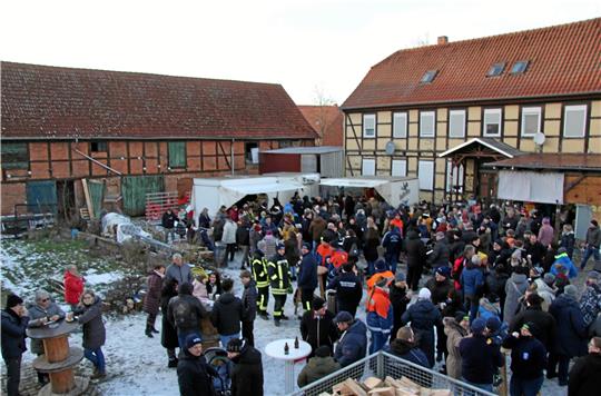 Mächtig was los: Auf große Resonanz stößt die Spendenaktion, die Werlaburgdorfs Ortsbrandmeister Tim Helbig initiiert hat. Foto: Hohaus