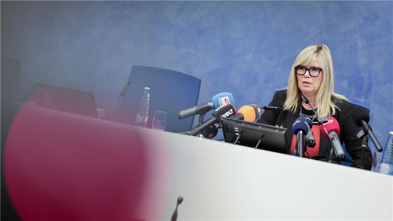 Magdeburgs Oberbürgermeisterin Simone Borris weist Vorwürfe politischer Einflussnahme zurück. (Archivbild) 
