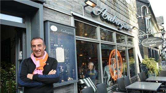 Mahmut Kartal (63) hat sich mit seinem eigenen Restaurant in der Goslarer Altstadt vor 33 Jahren einen Traum erfüllt. Jetzt gibt der Chef der Aubergine sein Lokal ab.