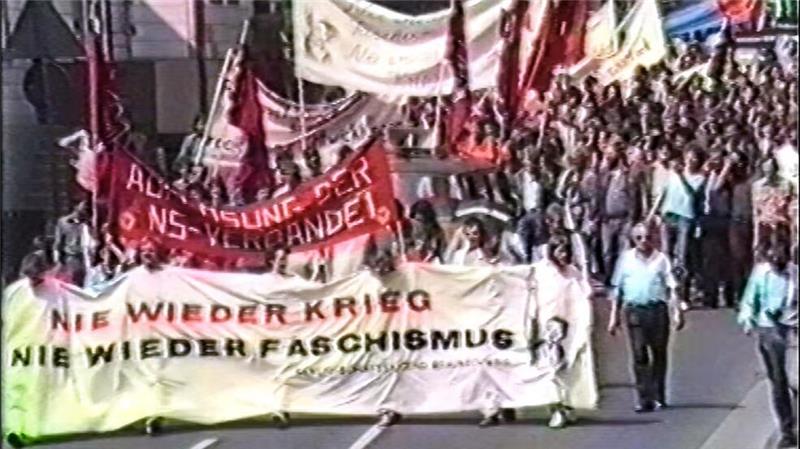 Der Tag, an dem Bad Harzburg gegen die SS auf die Straße ging Mai 1984: Der Demonstrationszug im Bereich der Kreuzung am Bündheimer Schloss.