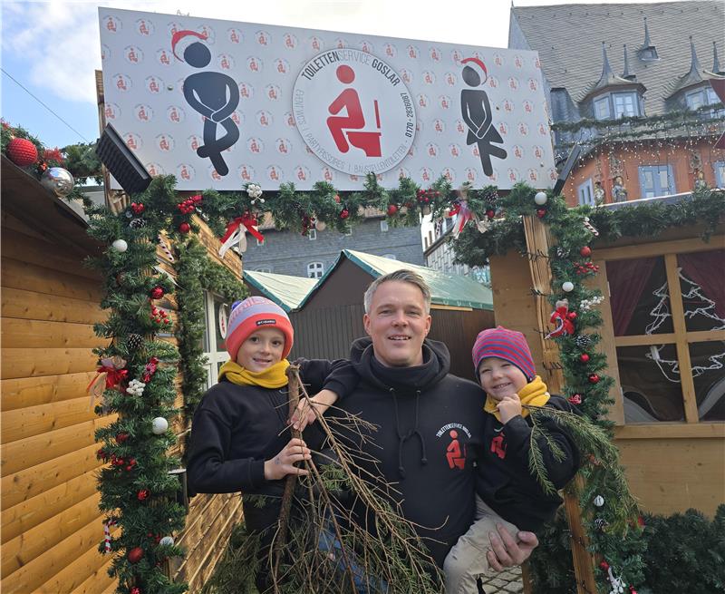 Maik Jankowski mit seinen Söhnen Paul (l.) und Justus.