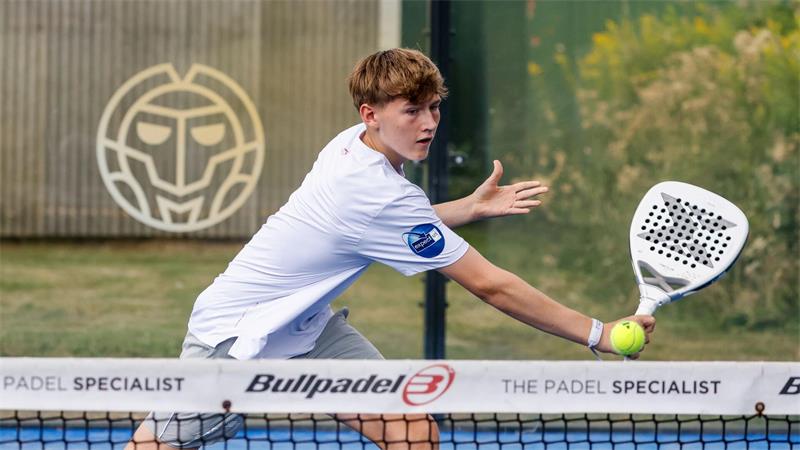 Padel als Magnet - und wieso ein Talent nach Mallorca zieht Mallorca statt Barrien in der Nähe von Bremen: Jonas Trümpler zieht um, um als Padel-Spieler besser zu werden.