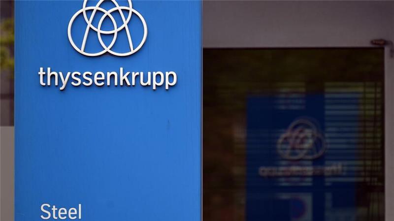 Man wolle für möglichst viele Beschäftigte langfristige Perspektiven schaffen, sagt Thyssenkrupps Stahlchef Dennis Grimm. (Archivbild)