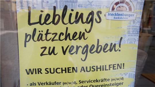 Manche Stellenanzeigen werben auch mit kreativen Sprüchen um Interessenten (Archivbild)