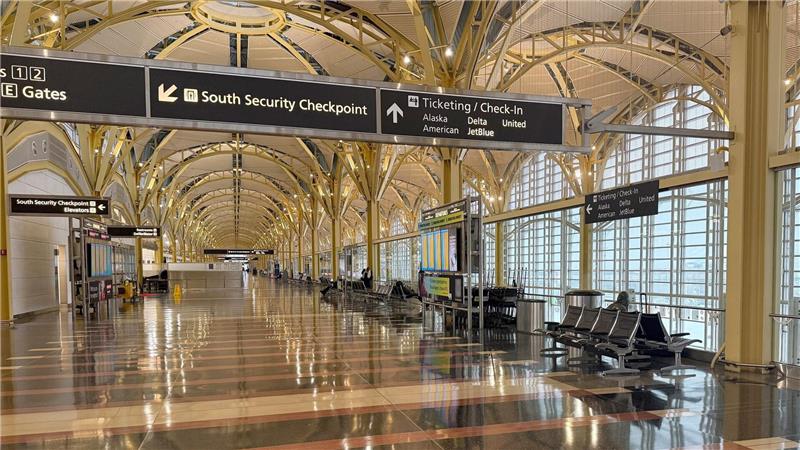 Manche Terminals waren wegen der vielen Flugausfälle menschenleer. 