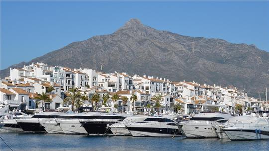 Marbella, der andalusische Touristenort der Schönen und Reichen – und neuerdings auch Beleg für ein verarmtes Europa?