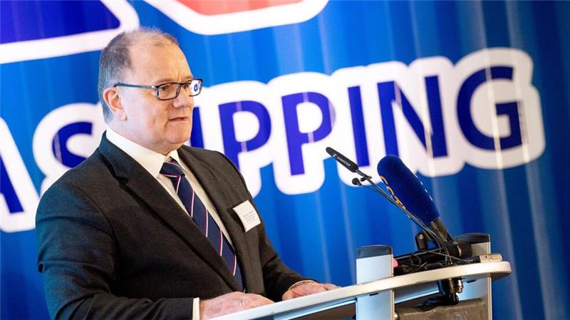 Von China nach Europa in 25 Tagen - neue Expresslinie Marc-Oliver Hauswald, Geschäftsführer der JadeWeserPort-Marketinggesellschaft