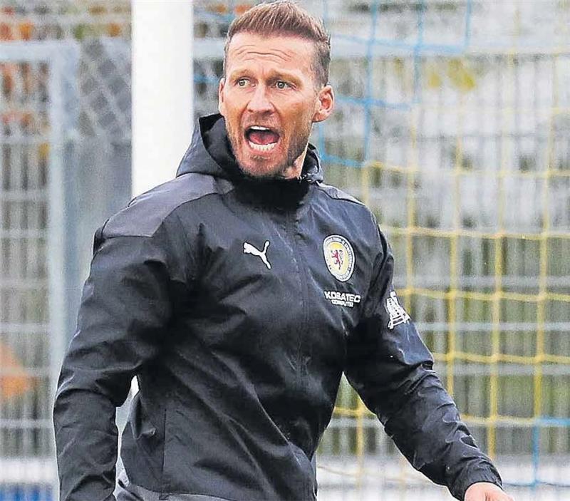 Marc Pfitzner gibt im Eintracht-Training den Ton an. Foto: Darius Simka/regios24