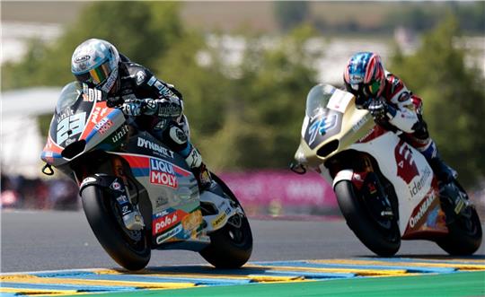 Marcel Schrötter (l) aus Deutschland vom Team Liqui Moly Intact GP.