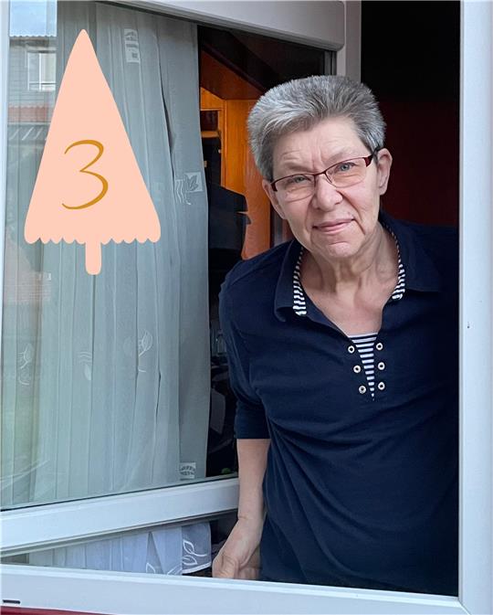 Marget Wolf backt gerne Marzipankränze für die Enkel. Foto: Rennwanz