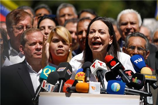 María Corina Machado wurde die Ausübung öffentlicher Ämter untersagt. Trotzdem will sie den autoritär regierenden Präsidenten Maduro bei den Wahlen herausfordern.