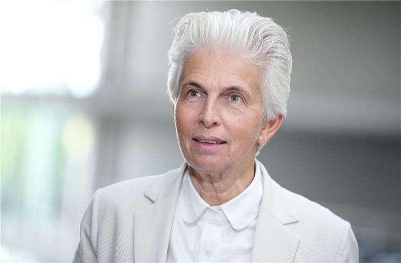 Marie-Agnes Strack-Zimmermann (FDP), Vorsitzende des Verteidigungsausschusses, will von Bundeskanzler Scholz eine Erklärung zu Panzerlieferungen.