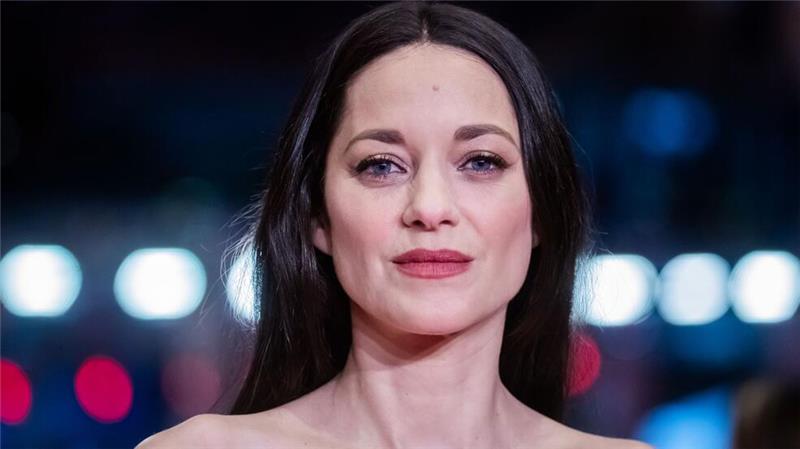 Berlinale-Wettbewerb: Welche Filme bislang überzeugen Marion Cotillard ist in „La Tour de Glace“ als Schneekönigin zu sehen. (Archivbild)