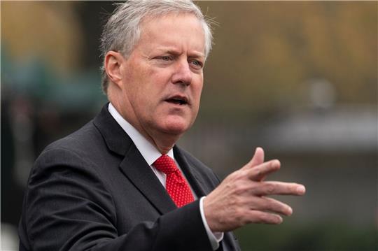 Mark Meadows, damals Stabschef des Weißen Hauses, im Gespräch mit Reportern.