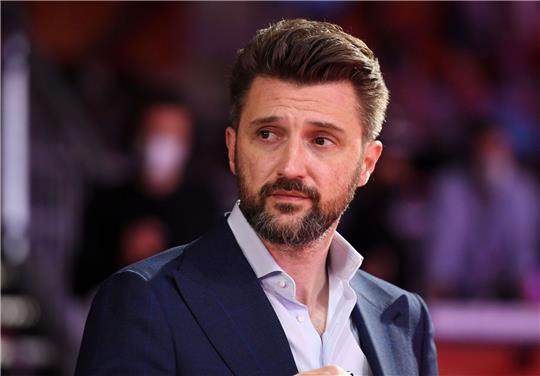 Marko Pesic, Sportdirektor des FC Bayern, aufgenommen vor Spielbeginn.