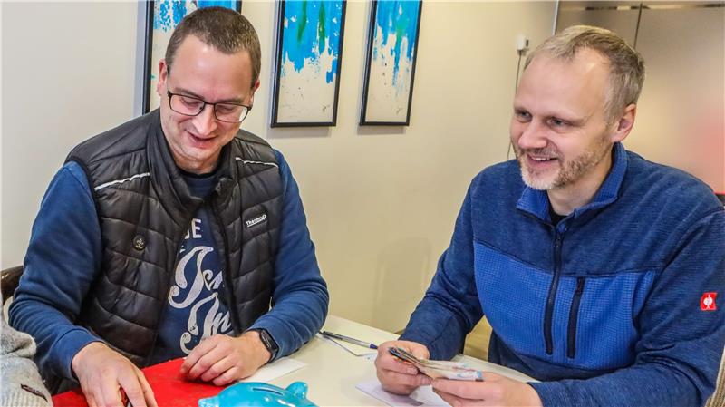 Markus Finck (l.) ist der Nachfolger von Alexander Ehrenberg als SPD-Fraktionsvorsitzender. Er konnte sich auch in der parteiinternen Kampfabstimmung gegen Ehrenberg durchsetzen.