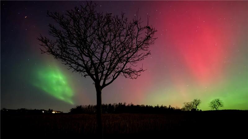 Markus Franke schickt Polarlicht-Bild vom Heber im Seesener Ortsteil Bilderlahe.