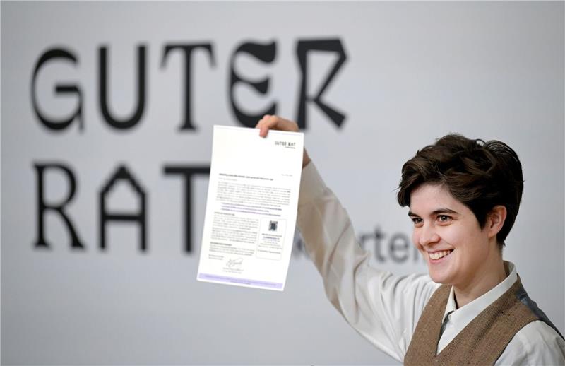 Marlene Engelhorn nimmt an der Pressekonferenz «Guter Rat für Rückverteilung» teil.