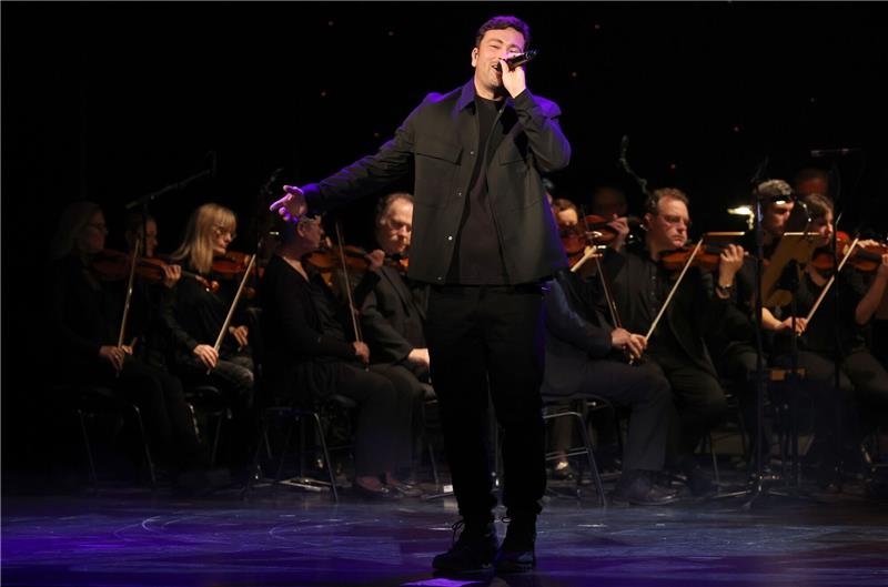 Marteria spürt „Hansa-Frosch” im Amazonas auf Marteria tritt mit der Norddeutschen Philharmonie auf.