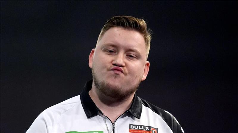 Becker-Effekt und schwache Deutsche: So lief die Darts-WM Martin Schindler hatte große Ziele, war aber schnell draußen.