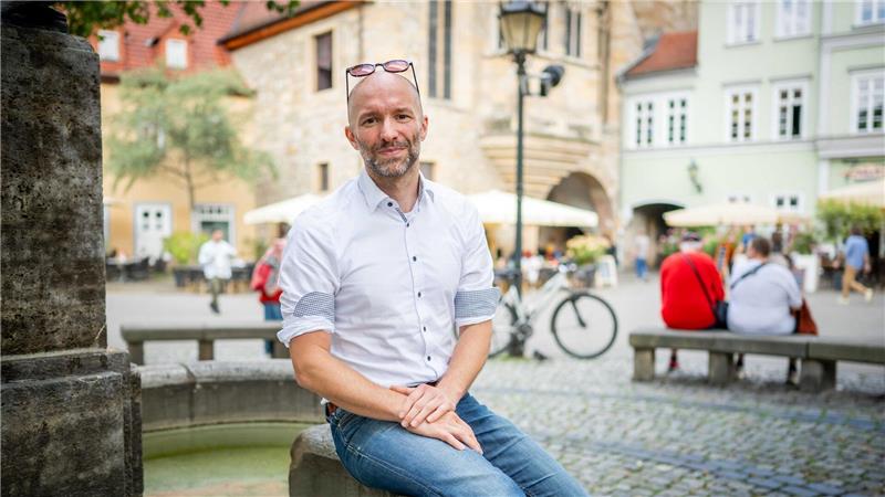 Kampf um die (Brat)Wurst? - Forscher finden uralte Urkunde Martin Sladeczek wollte eigentlich nur zur Historie der Krämerbrücke forschen.